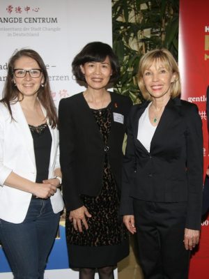 152457488652579700_resized