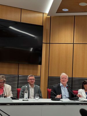 29EF29E6-BA2A-4318-BE10-8ED210E1E2E8