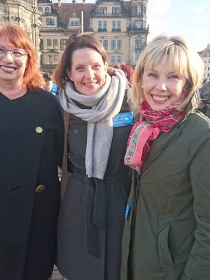 v.l. Petra Köpping, Dr. Annette Tabbara und Doris Schröder-Köpf
