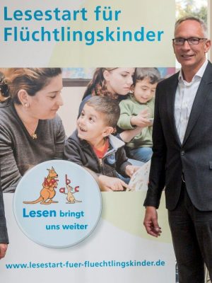 Die Landesbeauftragte Doris Schröder-Köpf mit Dr. Jörg F. Maas, Hauptgeschäftsführer der Stiftung Lesen